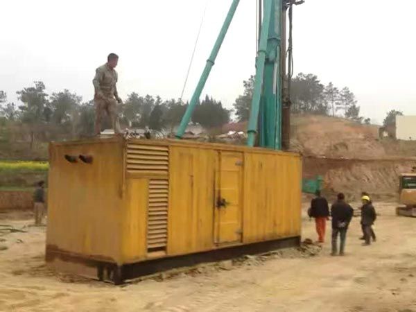 柯城如何判断水冷式机油散热器密封件是否需要更换?